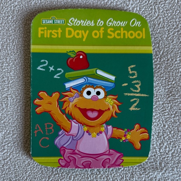 Sesame Street Stories to Grow on 8-Book Library and Electronic Reader - Picture 6 of 12